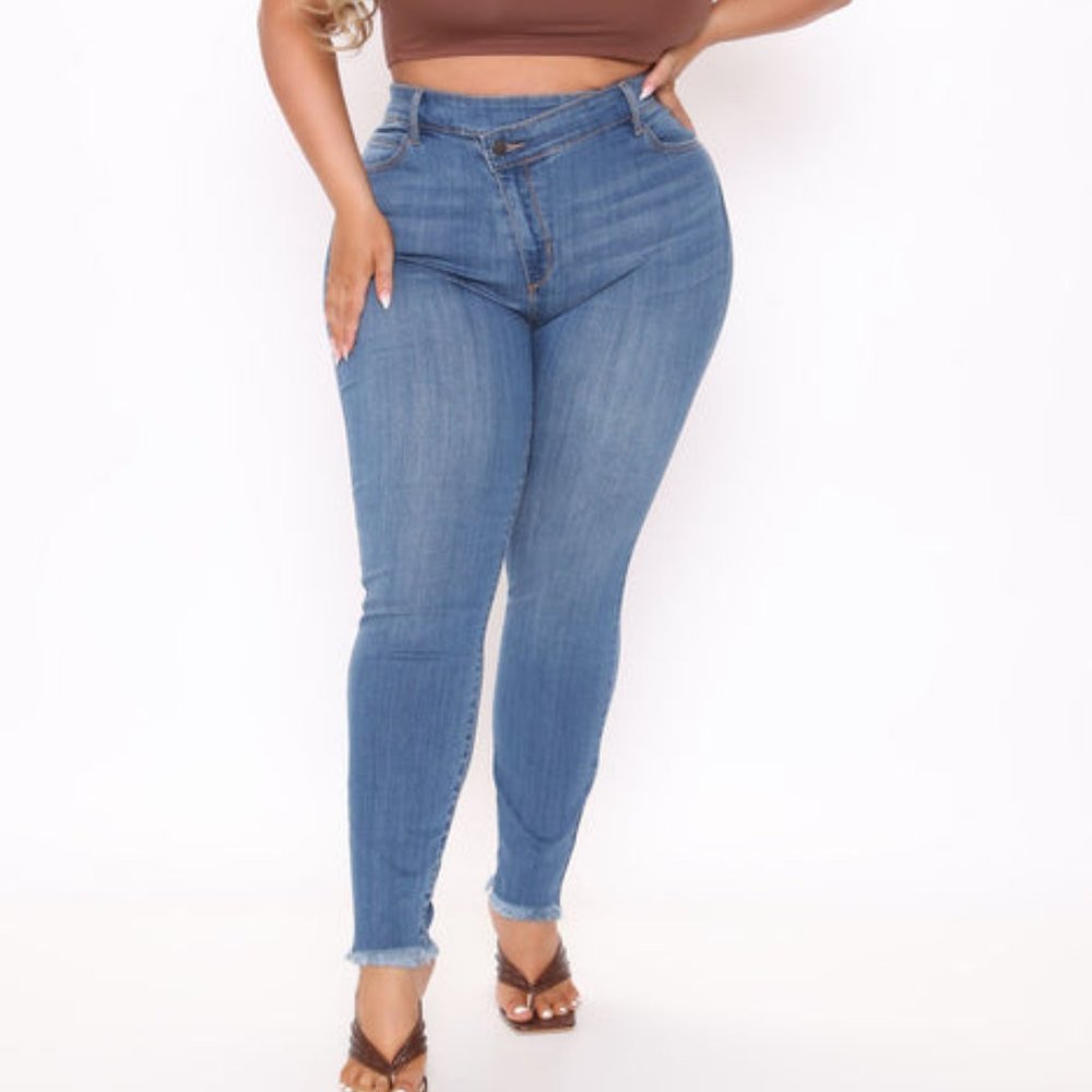 Fashion Nova Crossover Light Wash Skinny Jeans - 20
